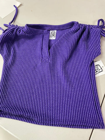 Erge Waved Rib Short Sleeve Top With Cinched Sleeves in Black Or Purple