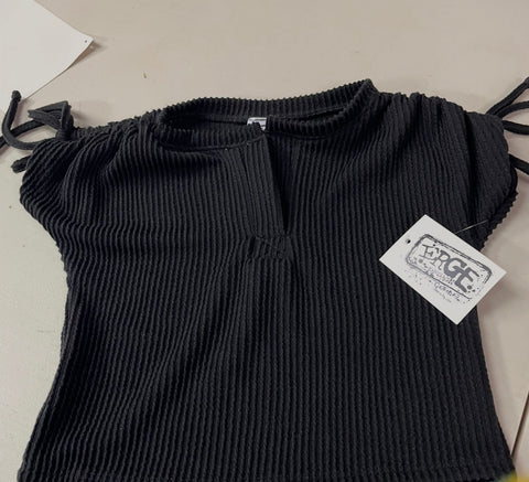Erge Waved Rib Short Sleeve Top With Cinched Sleeves in Black Or Purple